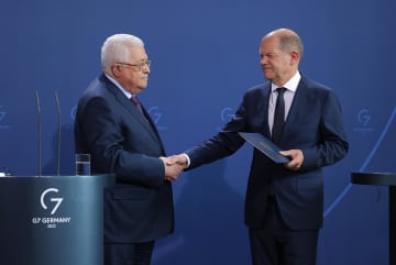 ドイツ、パレスチナ議長を捜査　「ホロコースト」発言