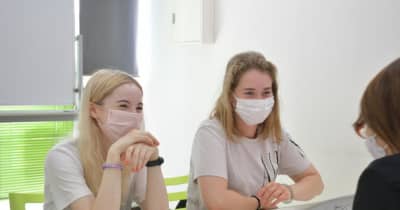 ウクライナ避難民学生2人が入学　茨城・日立の日本語学校　習得へ懸命、未来目指す
