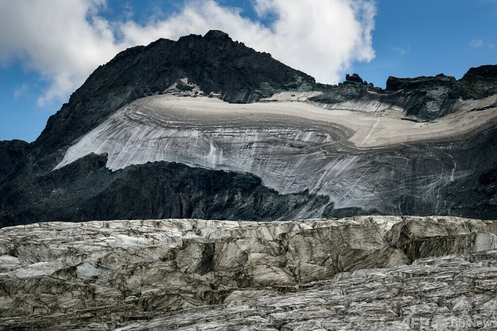 スイスの氷河、1931年から半減 研究チーム