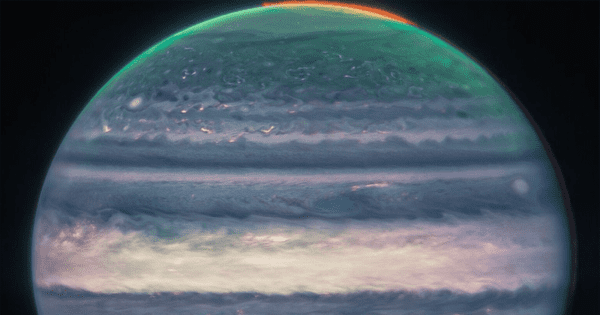 ウェッブ宇宙望遠鏡による詳細な木星写真、NASAが公開　オーロラや巨大嵐が鮮明に
