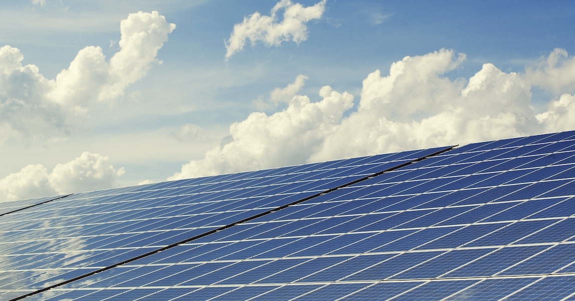 既存の太陽光発電の規制を緩和、蓄電池併設とパネル交換・増設ルールが見直しへ