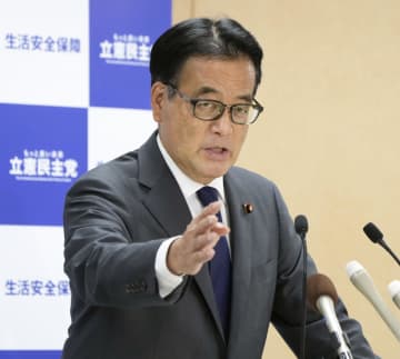 岡田幹事長「批判は野党の使命」　政策提案より追及重視へ