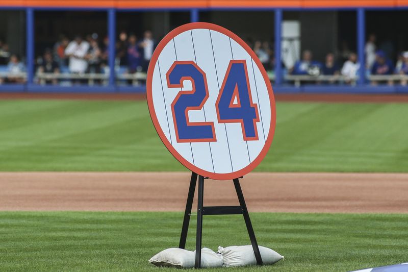 野球の殿堂…ウィリー・メイズ直筆サイン入り超 特大写真…顔アップ…① 3,787点のウィリー メイズの写真と高解像度写真 - Getty Images