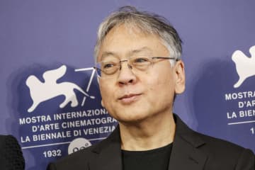 脚本のカズオ・イシグロさん会見　黒沢リメーク、ベネチア映画祭