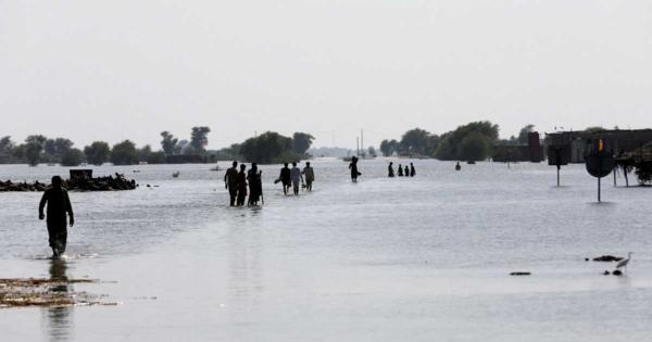 大洪水と債務に苦しむパキスタン　「国土の３分の１が冠水」