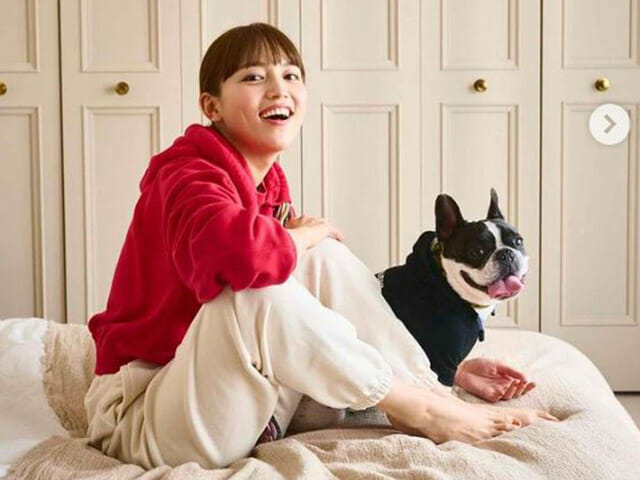 川口春奈、愛犬との出会いは「衝撃を受けて」 名前の由来は安室奈美恵