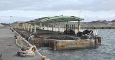 台風11号 日本海を北上　串木野新港の浮桟橋漂流、岸壁壊す　北薩中心に一時停電