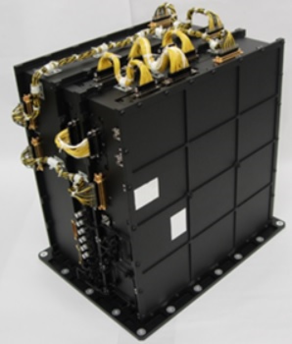 毎秒10ギガビット動作、NECが世界最高水準の宇宙向け光通信機を開発