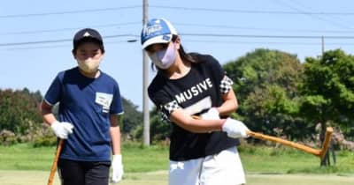 「ゴルフみたい」平安時代の遊び　奥州で親子が「毬杖」体験
