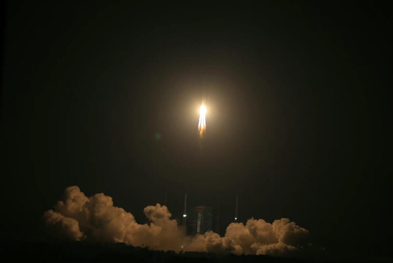 中国、通信・データ中継衛星の打ち上げに成功