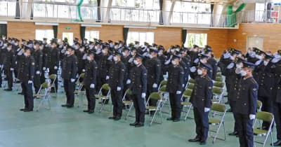 水陸機動団　新隊員108人が国防へ決意　陸自相浦駐屯地で修了式
