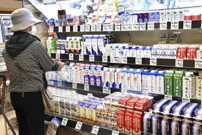 牛乳・乳製品１１月値上げ　買い控え懸念　メーカー、小売店、酪農家も「厳しい」