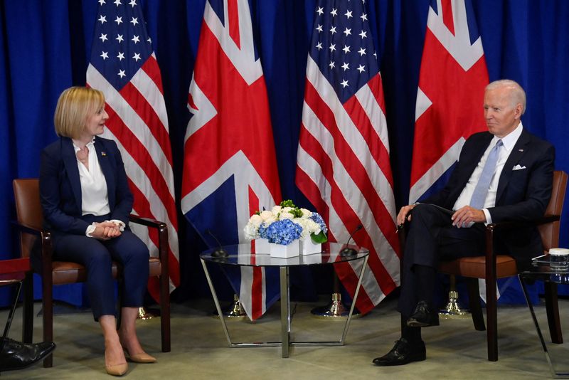 米英首脳が初の対面会談、ウクライナ支援継続で一致