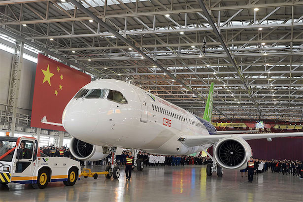 中国政府が10兆円注いだ国産旅客機「C919」が直面する乱気流
