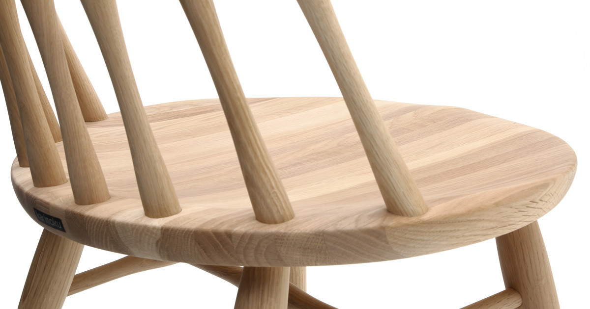 カリモク家具、「北海道産木材を使う限定モデル」コレクションを札幌で開催