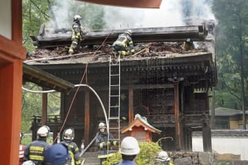 香川、国宝の本殿屋根焼ける　神谷神社に落雷