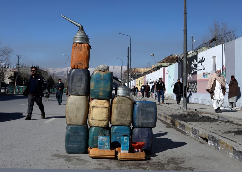 アフガン、ロシアから燃料輸入で合意＝タリバン貿易相代行