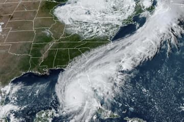 ハリケーンでキューバ全土が停電　米南部フロリダに接近