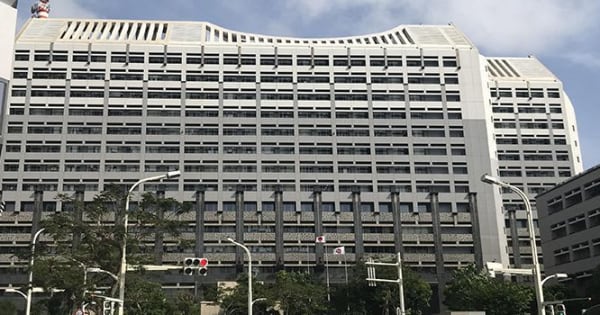 沖縄県、コロナ対処方針を一部緩和へ　医療非常事態宣言は解除、部活動の制限もなし　あす29日に正式決定