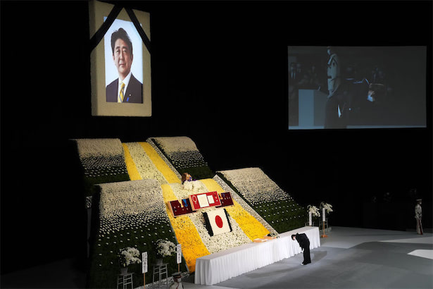 「国葬」は必要か　弁護士・菅野志桜里が沈黙を貫いた理由