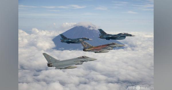 空自と独空軍が共同訓練 富士山上空で編隊飛行