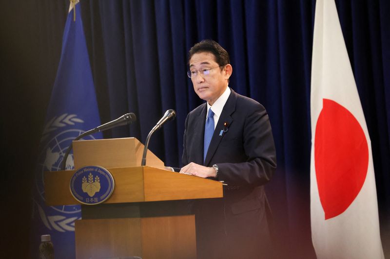 岸田首相、経済対策の策定を指示　物価高対応や賃上げ促進など柱