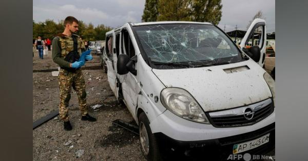 ウクライナ南部でロシアが人道支援の車列攻撃、23人死亡 ロシア側は否定