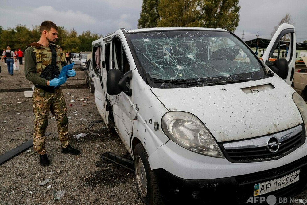ウクライナ南部でロシアが人道支援の車列攻撃、23人死亡 ロシア側は否定