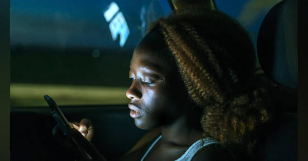 スマートフォンの「緊急SOS機能」はどう使う？ 機種ごとの設定方法