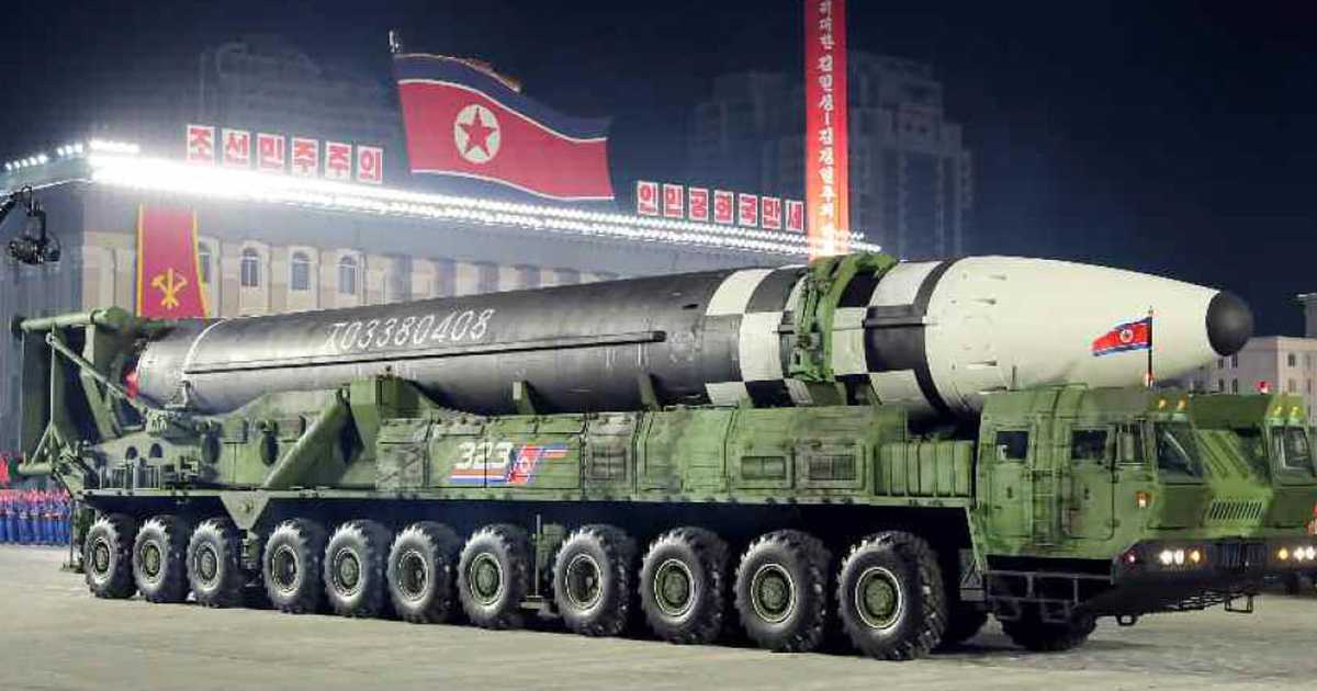 北朝鮮ミサイル、４６００キロ飛行　グアム射程誇示か