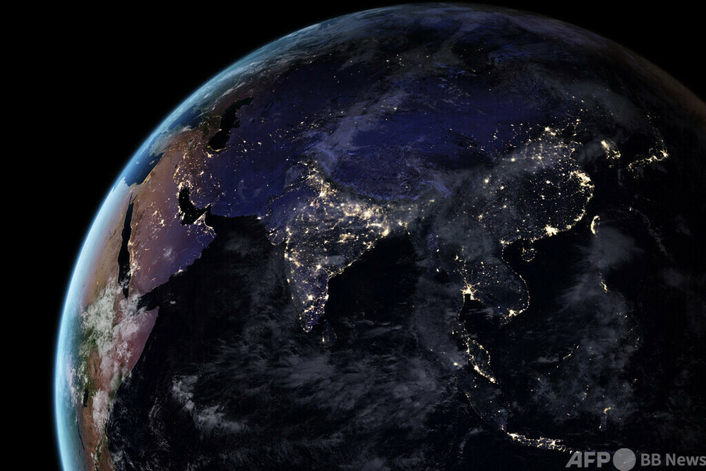 宇宙から見た夜の地球 NASA公開