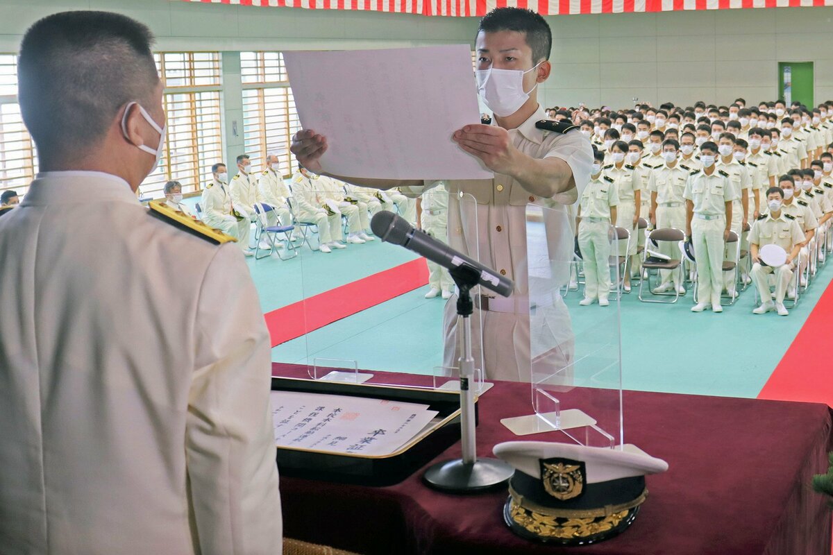 海上保安官として「船出」　京都・舞鶴の海上保安学校で卒業式