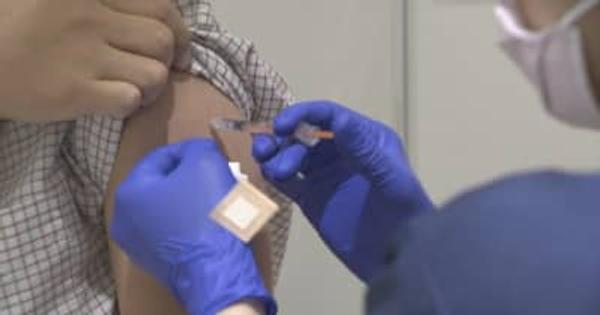 オミクロン株対応のワクチン接種　予約不要の山梨県の大規模接種センターに大勢の人