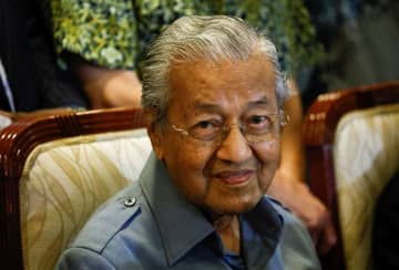 97歳、マハティール氏出馬へ　元首相、マレーシア次期総選挙