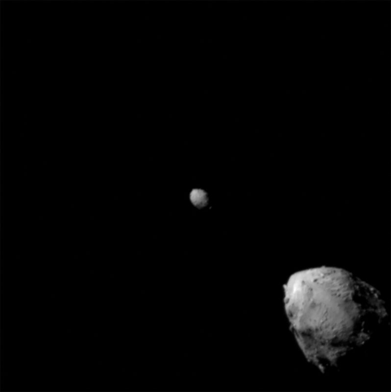 NASA、小惑星軌道変更に成功 世界初の「地球防衛」実験で