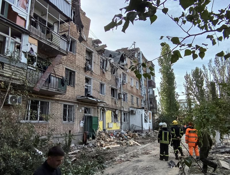 ロシア、ウクライナ南部から住民退避開始　「編入」地域維持に苦戦
