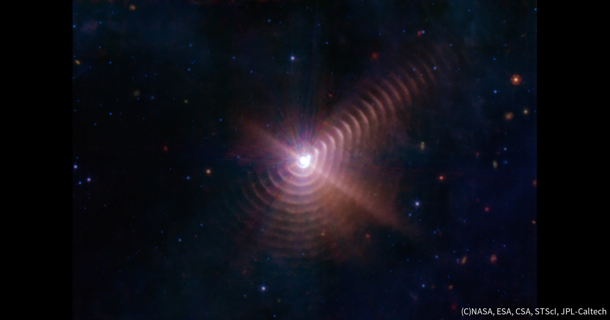 ジェイムズ・ウェッブ宇宙望遠鏡、17個の同心円状のダストリングを観測