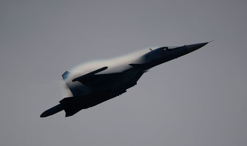 ロシア戦闘機がアパートに墜落、13人死亡　ウクライナ近くで訓練中