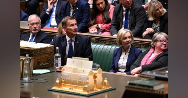 トラス英首相が辞任否定、政策の「失敗」は謝罪