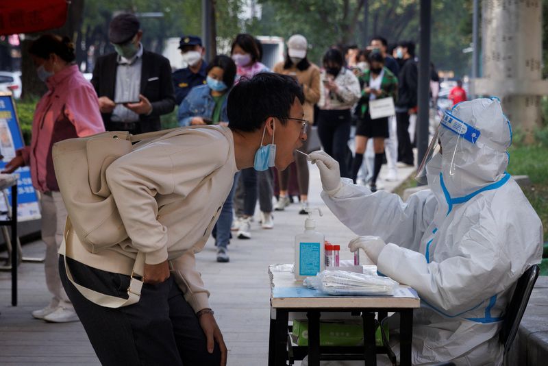 北京でコロナ規制強化、感染者4倍増　共産党大会開催中