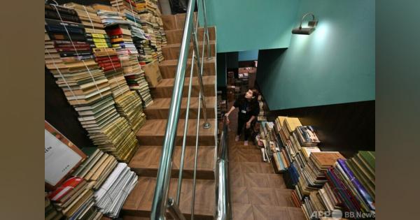 「ロシア語の本、処分したい」 脱ロシア意識するウクライナ市民増加