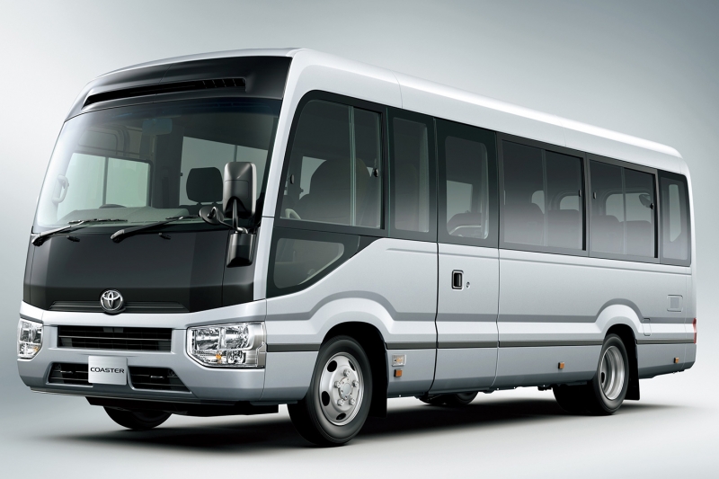 トヨタ・日野自動車が小型バス販売再開、トヨタ開発エンジン搭載