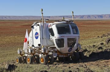 NASA、模擬月面で探査車試験　米西部の砂漠、日本も参加