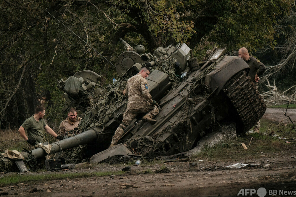 退却するロシアの兵器鹵獲 ウクライナ軍、反攻に投入