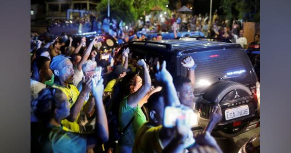 アングル：大統領盟友が警察に発砲、暴力懸念高まるブラジル選挙