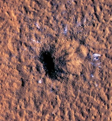 火星に隕石衝突で地震　米機確認、地下の氷露出も