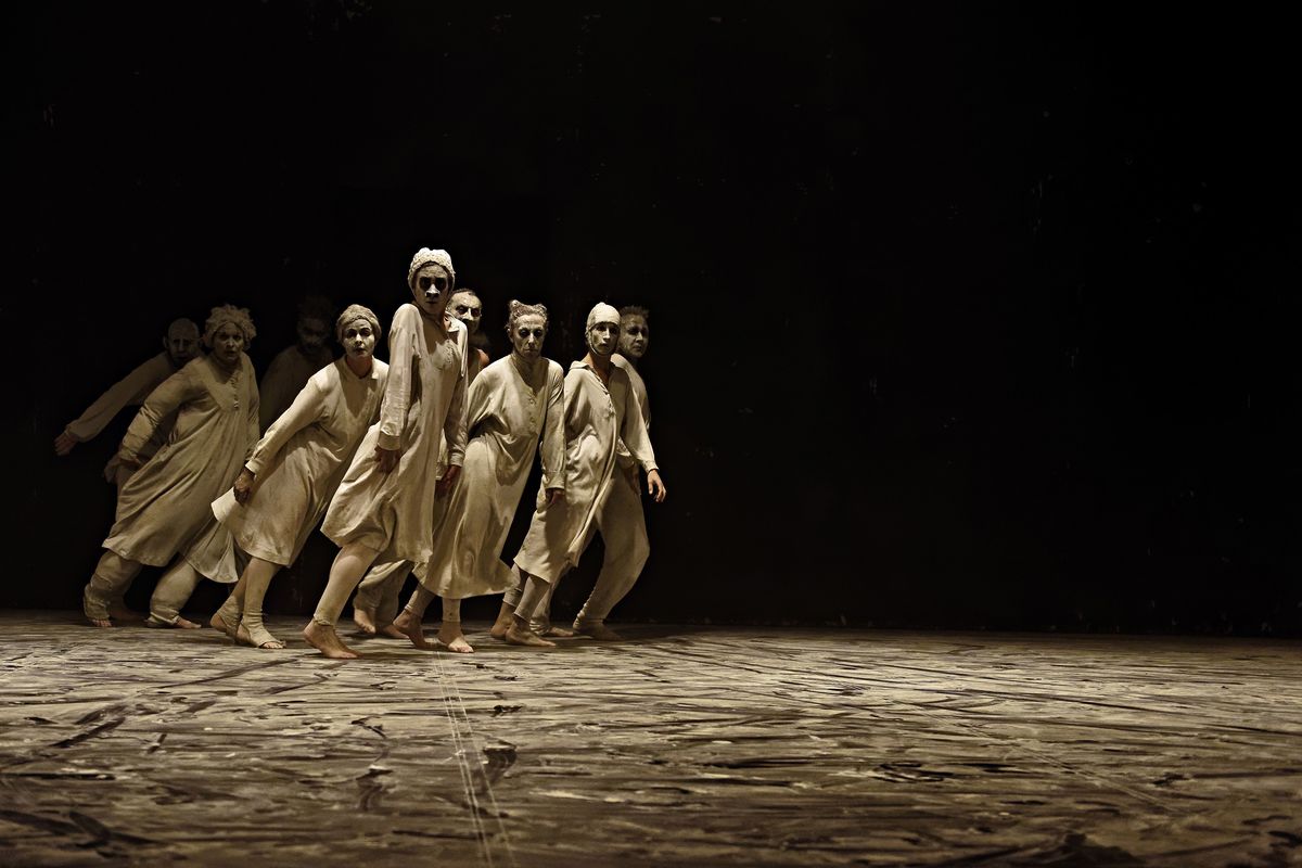 老人たちがシューベルトの音楽で踊る、マギー・マラン「May B」の普遍性　音楽ジャーナリスト林田直樹の劇場から覗く世界（2）