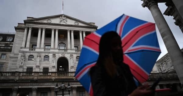 英中央銀行が利上げ、最長の景気後退を警告