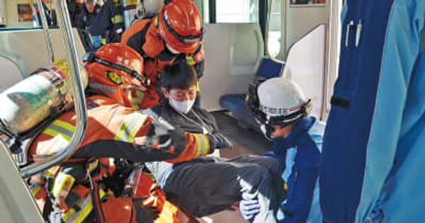 平塚市消防 鉄道災害想定し訓練 盲学校職員も参加　平塚市