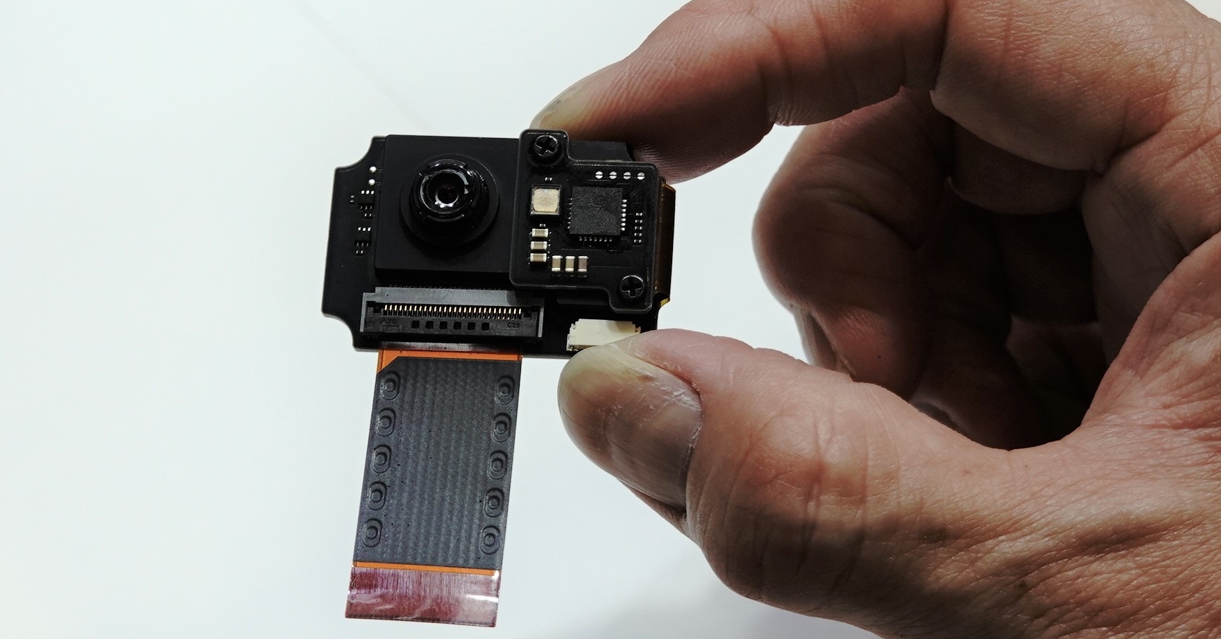 小型で組み込み可能なToFカメラモジュール、日本ケミコン